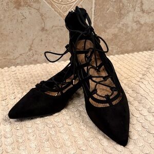 Size 9M Comfortview Elegant Black Lace-Up Women's Kitten Heels